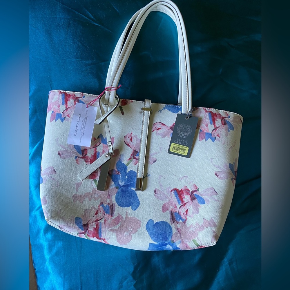 NWT Vince Camuto medium tote Dust Bag included